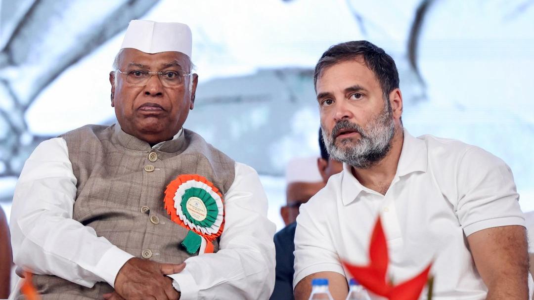 കേരള മുഖ്യമന്ത്രി പ്രഖ്യാപനം ഇന്ന്? രാഹുൽ-ഖാർഗെ കൂടിക്കാഴ്ച വൈകീട്ട് 5.30-ന്