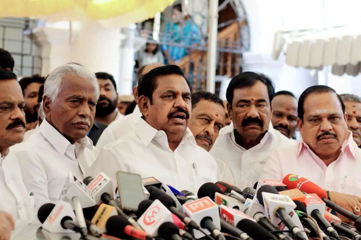 എടപ്പാടി പളനിസ്വാമി മാധ്യമങ്ങളോട് സംസാരിക്കുന്നു | Photo: ANI