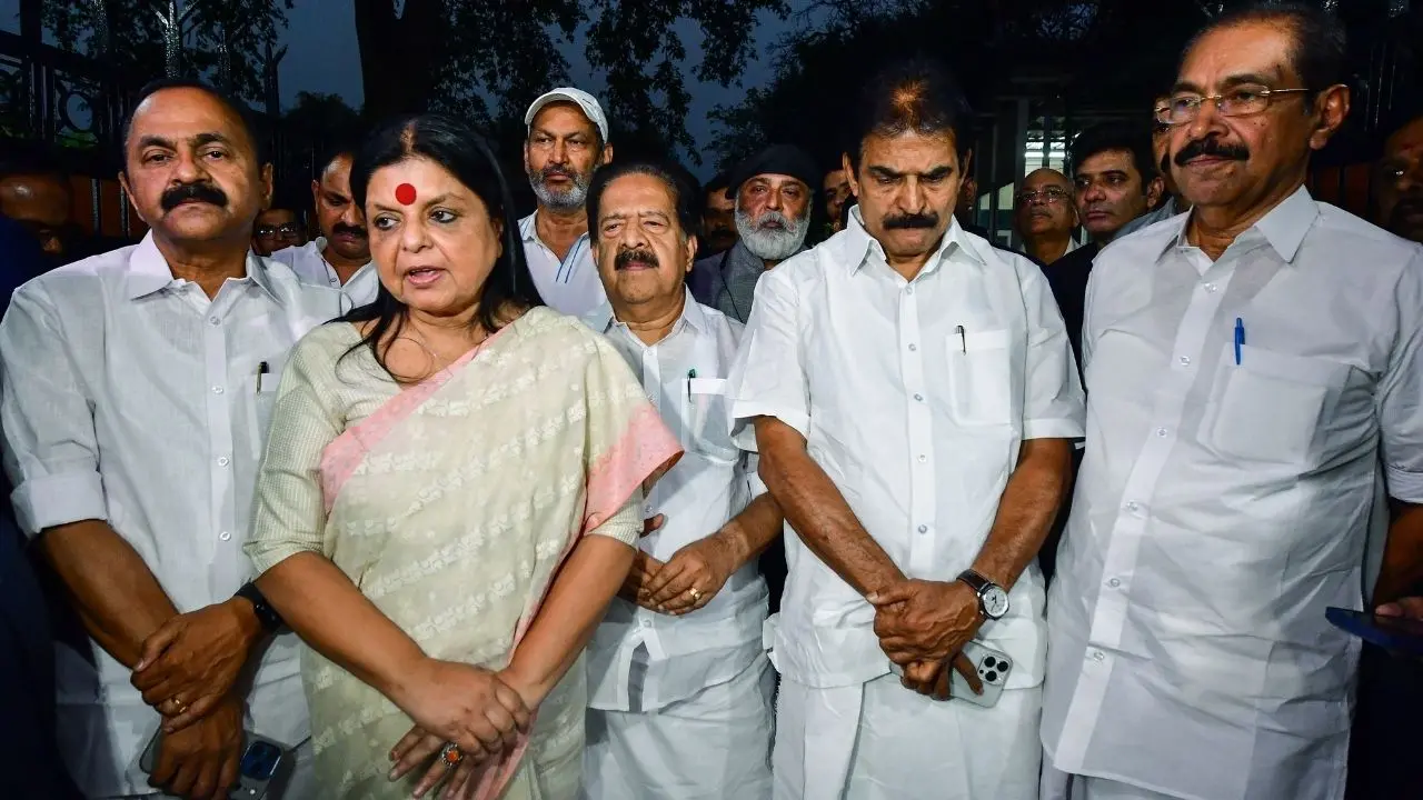 Deepa Das Munshi with VD Satheesan, Ramesh Chennithala, KC Venugopal and Sunny Joseph | Photo: ANI