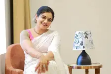 മൂന്ന് മണ്ടൻ വിവാഹങ്ങൾ കഴിച്ച്, 17 വർഷം വെറുതെ കളഞ്ഞു': മീര വാസുദേവൻ