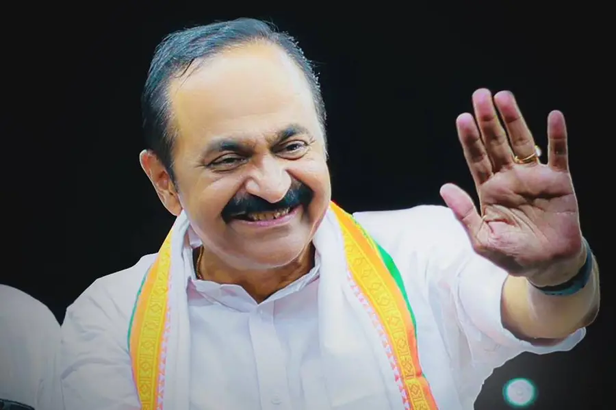 വാഹനവ്യൂഹം വേണ്ടെന്ന് വി.ഡി.സതീശൻ, മുഖ്യമന്ത്രിയുടെ യാത്രകൾക്ക് ഇനി പൈലറ്റും എസ്കോർട്ടും മാത്രം