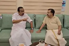 വന്നു, കണ്ടു, മഞ്ഞുരുകിയോ? ചെന്നിത്തലയുടെ വീട്ടിലെത്തി സതീശൻ