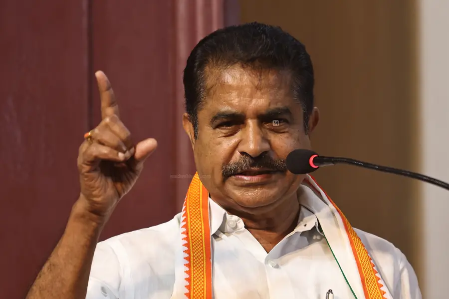 ചർച്ച തുടരും,ഫുൾ കാബിനറ്റ് നാളെ; മുഖ്യമന്ത്രിക്കൊപ്പം എല്ലാ മന്ത്രിമാരുടേയും സത്യപ്രതിജ്ഞ-UDF കൺവീനർ