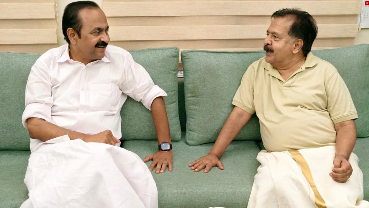 മന്ത്രിസഭയിൽ ചേരാൻ രമേശ് ചെന്നിത്തല; ആഭ്യന്തര വകുപ്പിനായി കടുംപിടിത്തം