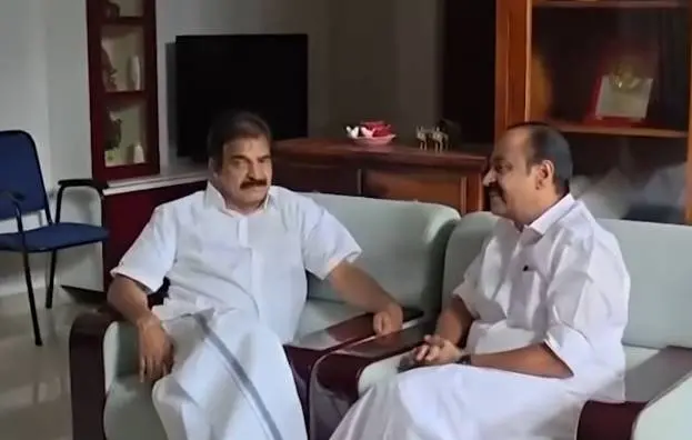 കെ.സി. വേണുഗോപാലിന്റെ വീട്ടിലെത്തി വി.ഡി. സതീശൻ കൂടിക്കാഴ്ച നടത്തുന്നു | Photo: Screengrab/ Mathrubhumi News