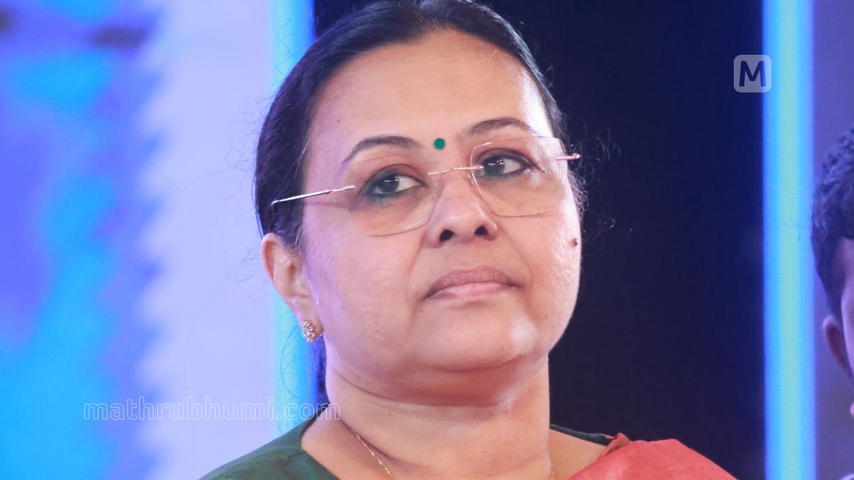 തിരഞ്ഞെടുപ്പിൽ തോൽപ്പിക്കാൻ ശ്രമിച്ചു; സിപിഎം യോഗത്തിൽ പൊട്ടിത്തെറിച്ച് വീണാ ജോർജ്