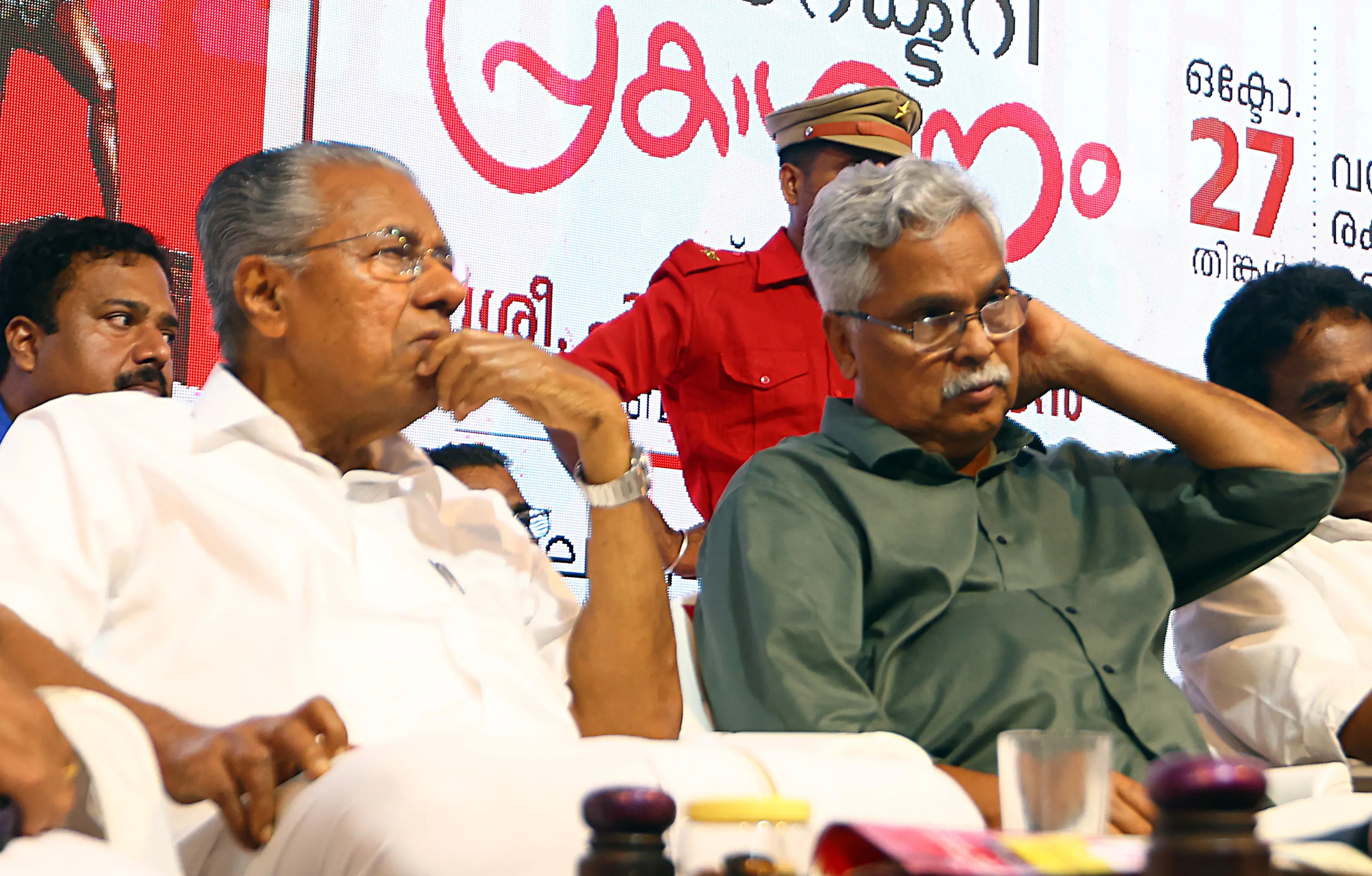 പിണറായി വിജയനും ബിനോയ് വിശ്വവും | File photo: Mathrubhumi