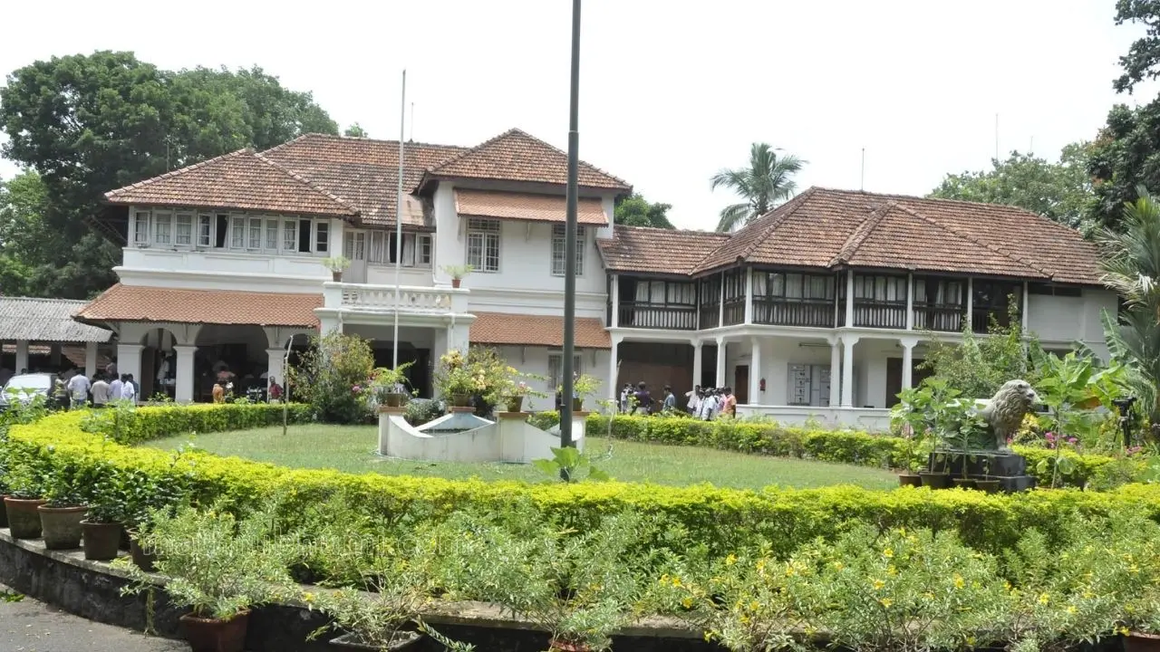 മുഖ്യമന്ത്രിയുടെ ഔദ്യോഗിക വസതിയായ ക്ലിഫ് ഹൗസ് | ചിത്രം: എസ്. ശ്രീകേഷ്, മാതൃഭൂമി