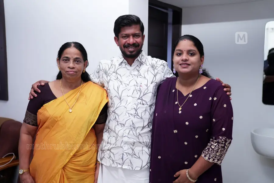 ഞാനെന്ന മനുഷ്യൻ ജീവിതത്തിൽ അനുഭവിച്ച ഏറ്റവും വലിയ വികാരം വിശപ്പ് - ഒ.ജെ ജനീഷ്