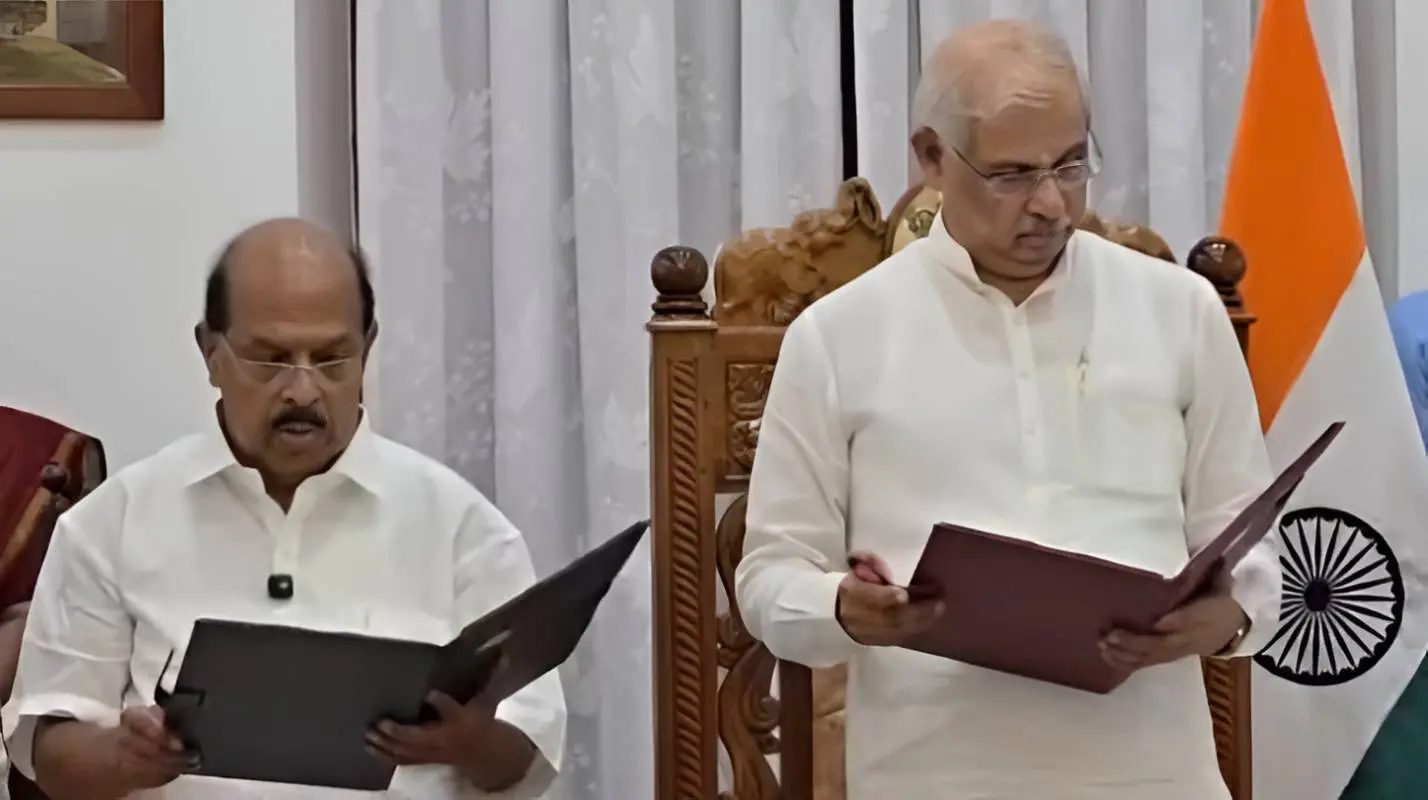 ജി. സുധാകരൻ പ്രോ-ടേം സ്പീക്കറായി സത്യപ്രതിജ്ഞ ചെയ്യുന്നു | Photo: screengrab/mathrubhumi news