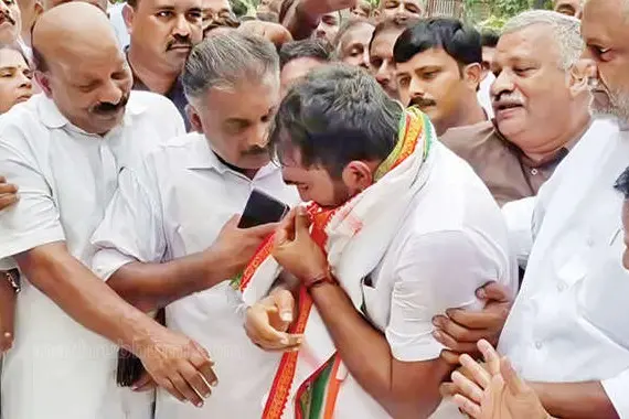 ചാണ്ടിയെത്തി; പുതുപ്പള്ളിയിൽ ആവേശം, വിതുമ്പൽ, ആവലാതി