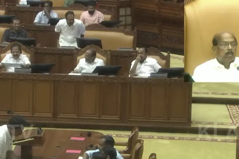 സത്യപ്രതിജ്ഞചെയ്ത് എംഎൽഎമാർ, സുധാകരൻ പ്രോടേം സ്പീക്കർ; നാളെ സ്പീക്കർ തിരഞ്ഞെടുപ്പ്