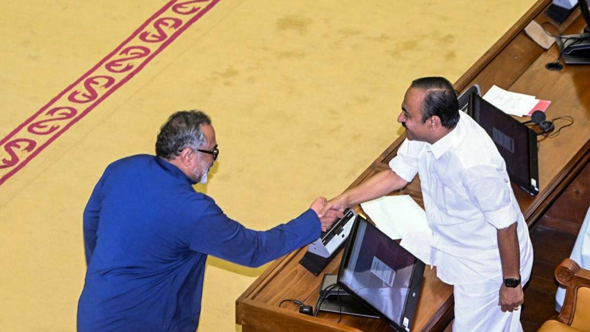 Kerala 16th Assembly sworn-in; Pinarayi Vijayan took oath at 133 ...