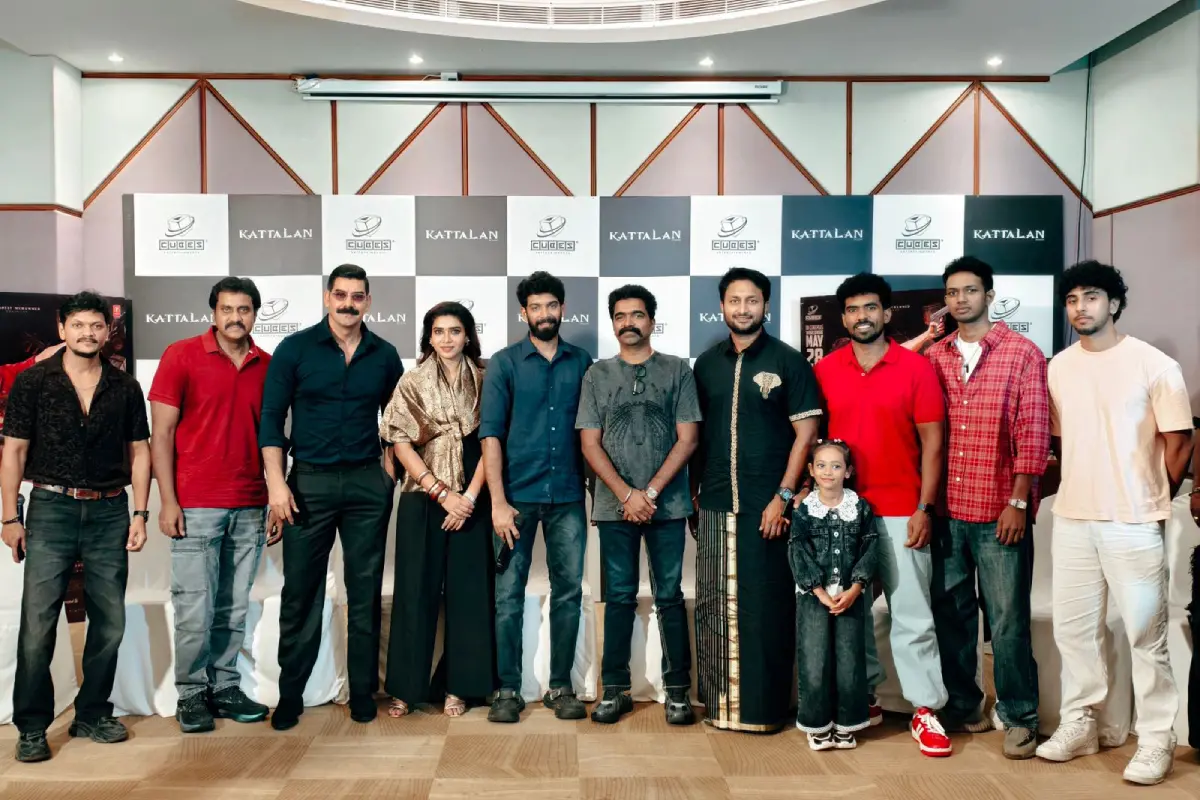 കാട്ടാളൻ ടീം