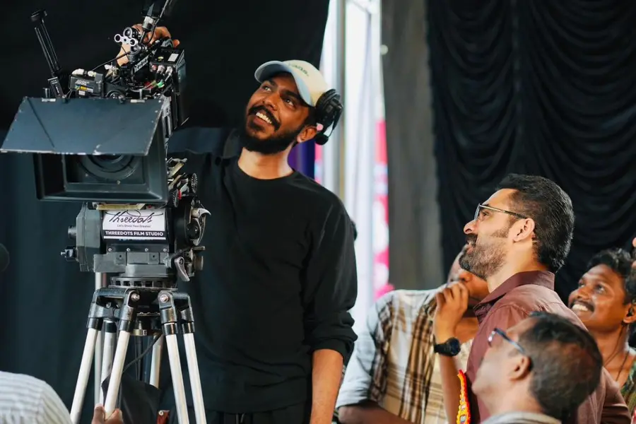 Samuel Henry with Tovino.jpg