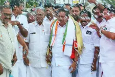 ജലവിഭവമന്ത്രി മോൻസ് ജോസഫിന് ‘വാട്ടർ സല്യൂട്ട്’ നൽകി സ്വീകരണം