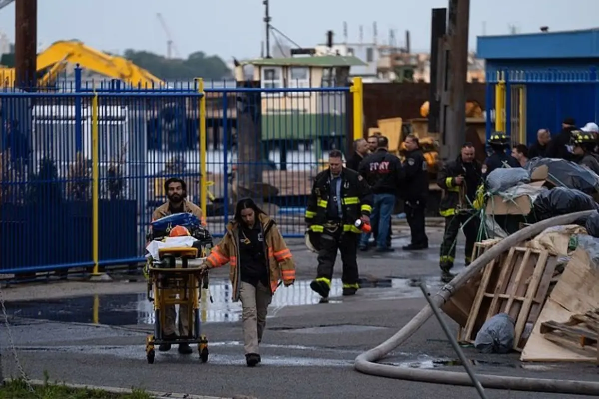 Rescue operations at the site of the explosion (Photo: X)