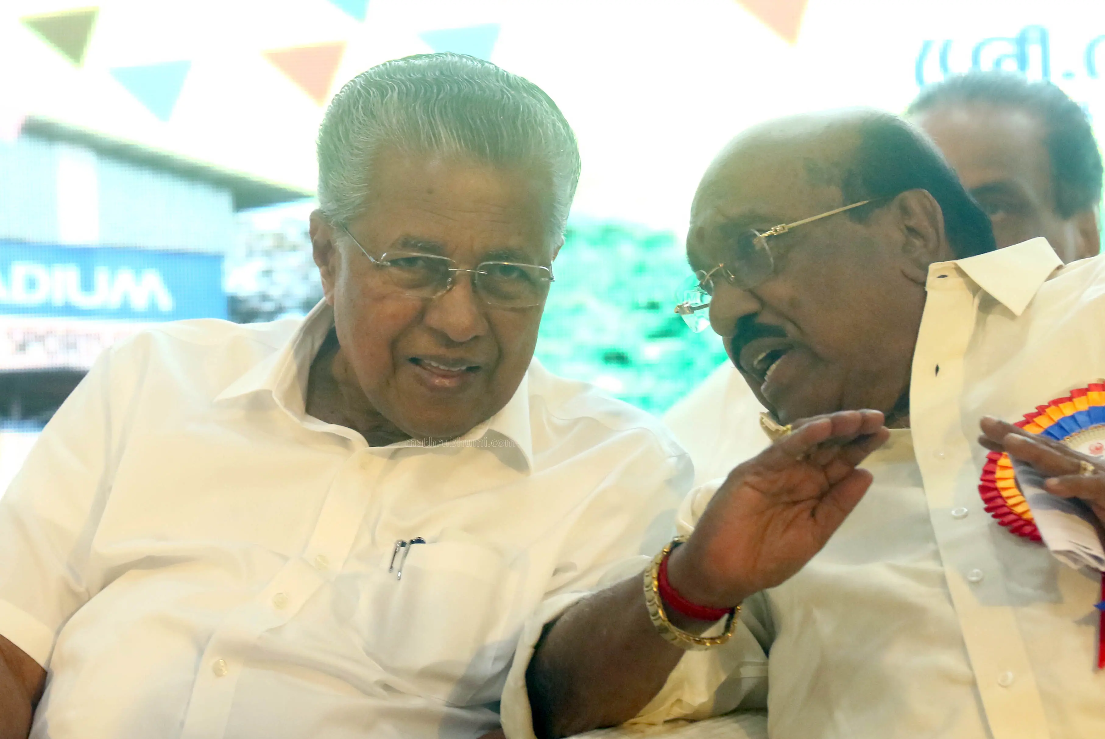 പിണറായി വിജയനും വെള്ളാപ്പള്ളി നടേശനും (ഫയൽചിത്രം) | Photo: Mathrubhumi
