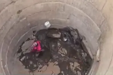 Villagers climb deep wells for muddy water in Gujarat’s Valsad