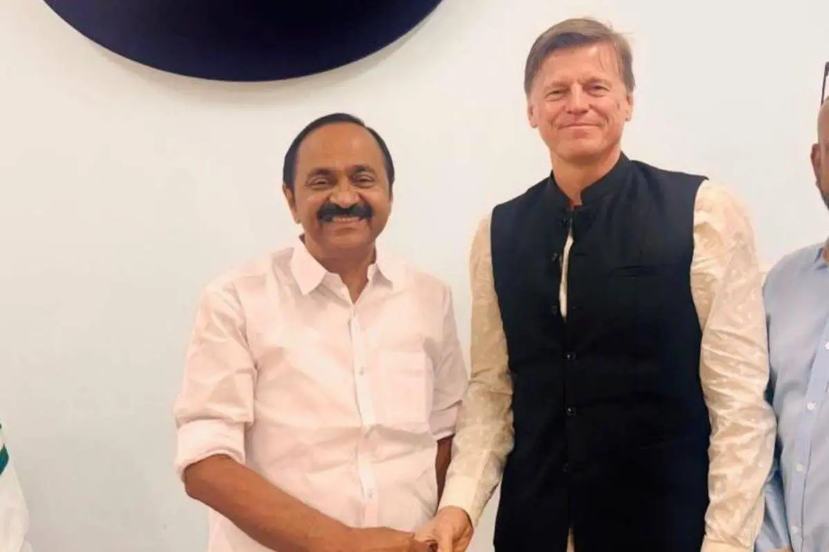 Veit Valentin Dengler with VD Satheesan