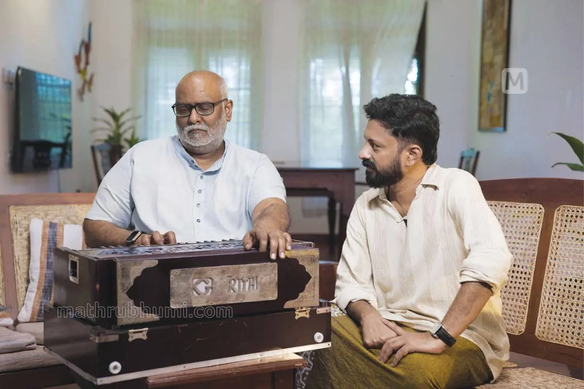 കീരവാണിയും ബി.കെ. ഹരിനാരായണനും |ഫോട്ടോ: chayeah