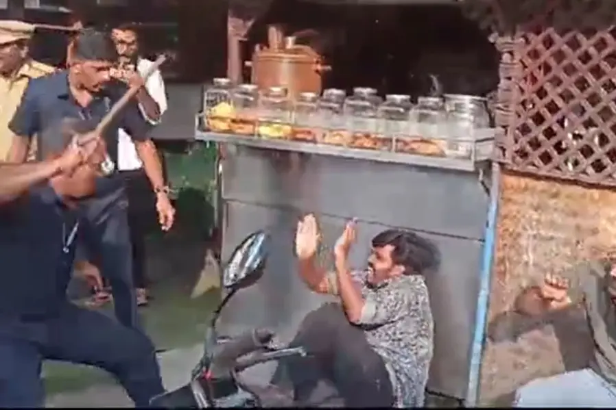 നവകേരള സദസിലെ ‘രക്ഷാപ്രവർത്തനം’; മുൻകൂർ ജാമ്യംതേടി പ്രതികൾ കോടതിയിൽ, M.R അജിത് കുമാറിനും കുരുക്ക്