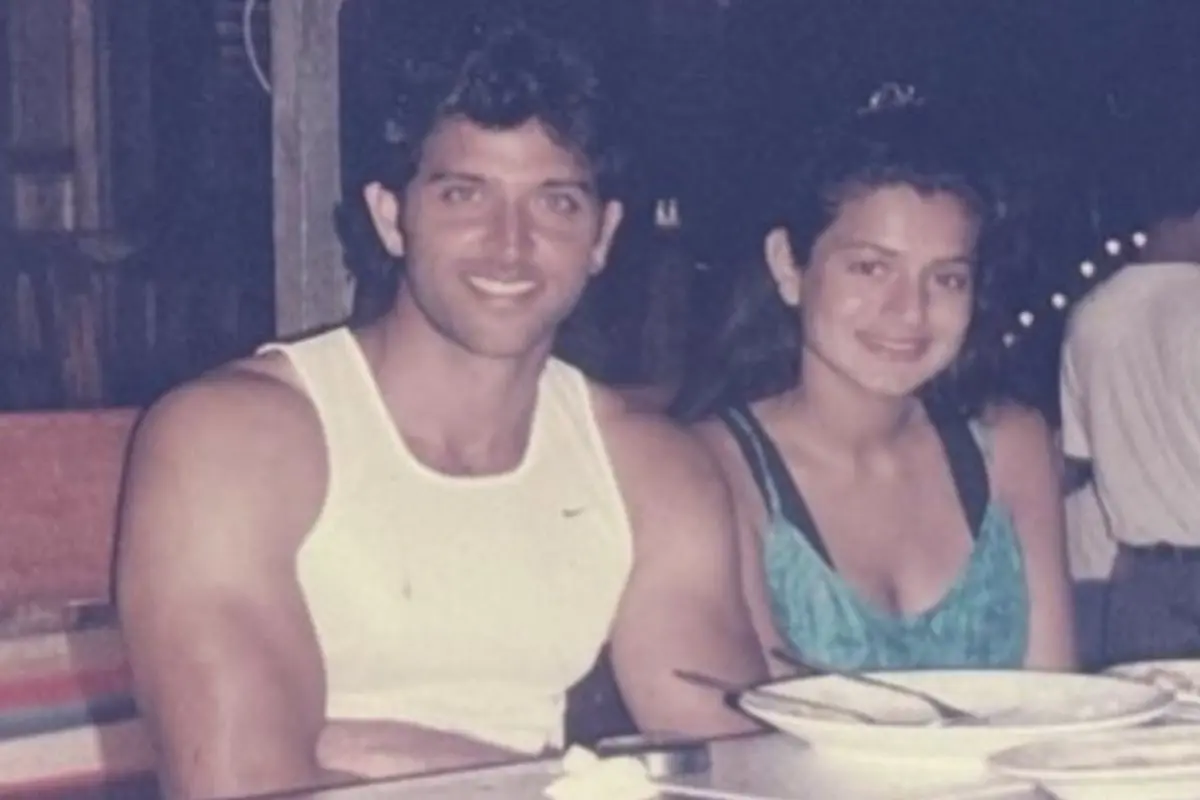 Hrithik Roshan and Ameesha Patel during the shoot of "Kaho Naa... Pyaar Hai" | Photo shared by Ameesha Patel on her Instagram handle.