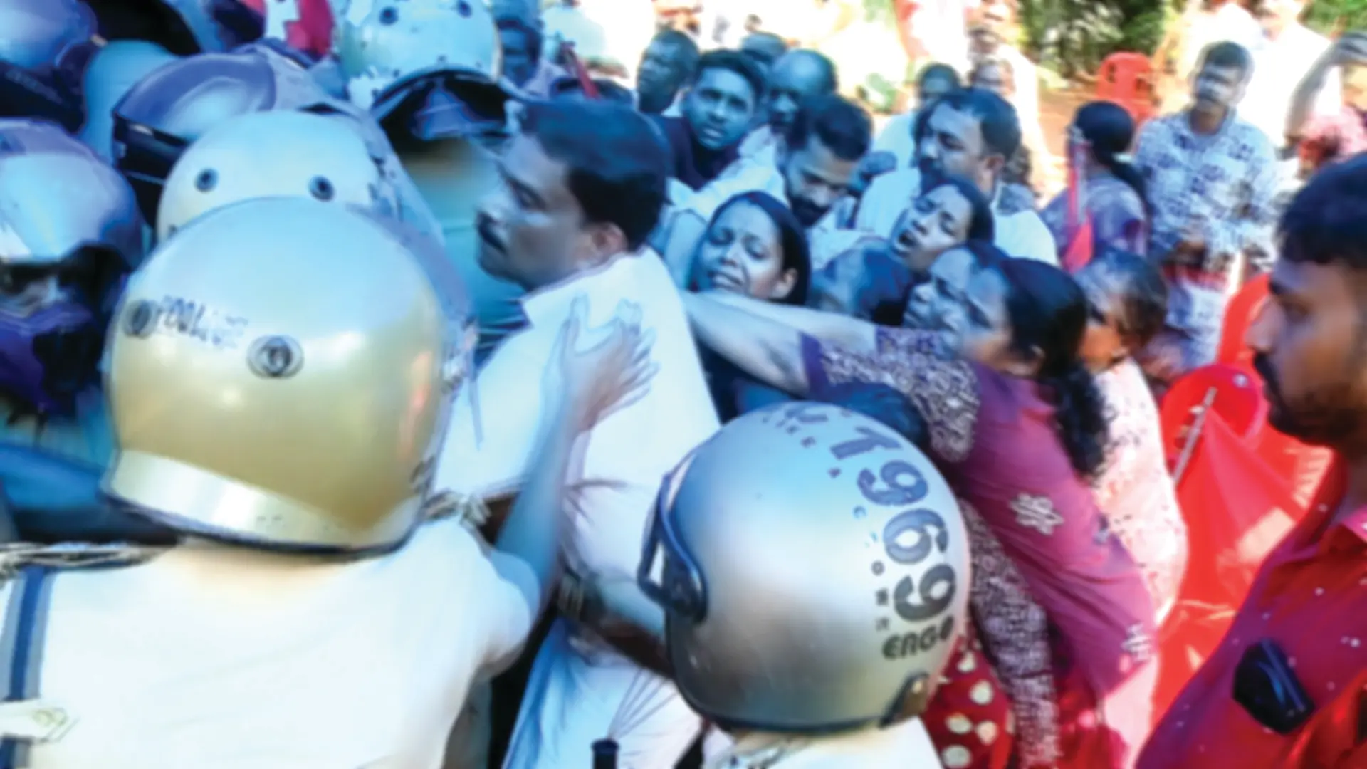 പര്യത്തുക്കാവില്‍ പോലീസ് നടപടിയുണ്ടായപ്പോള്‍
