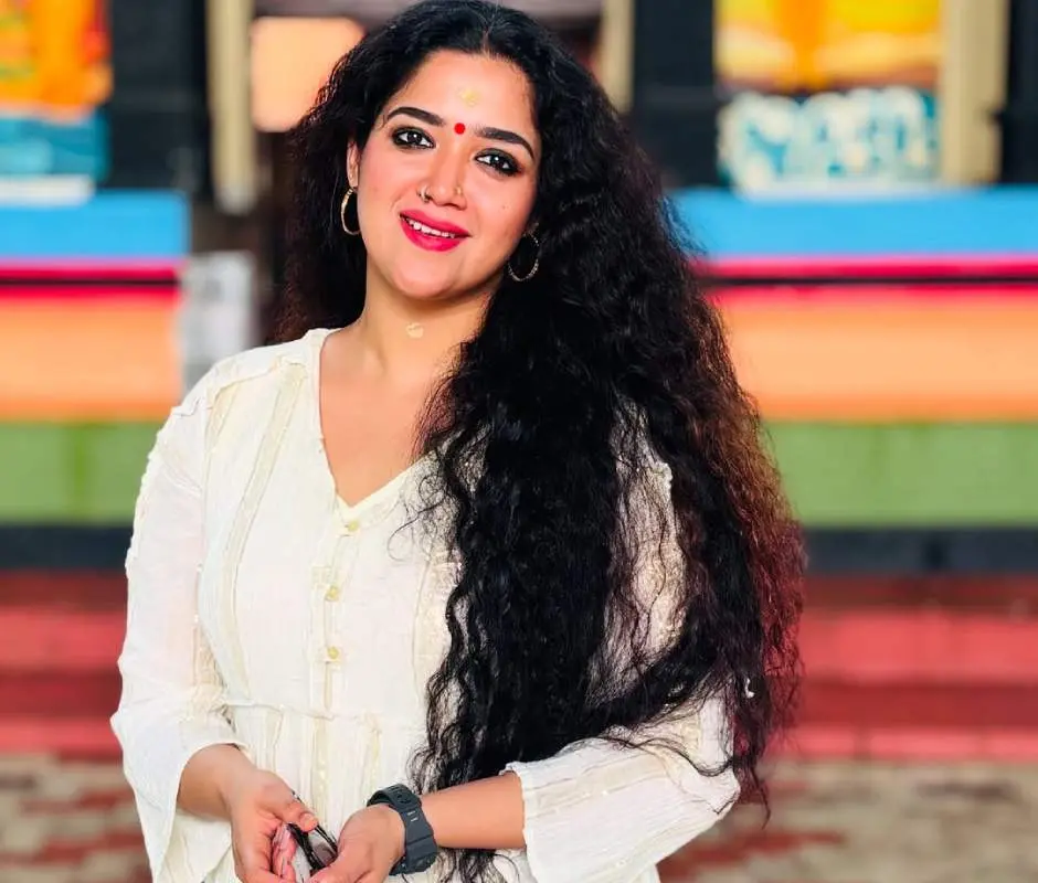 അഭിരാമി സുരേഷ് | Photo: instagram/abhirami suresh