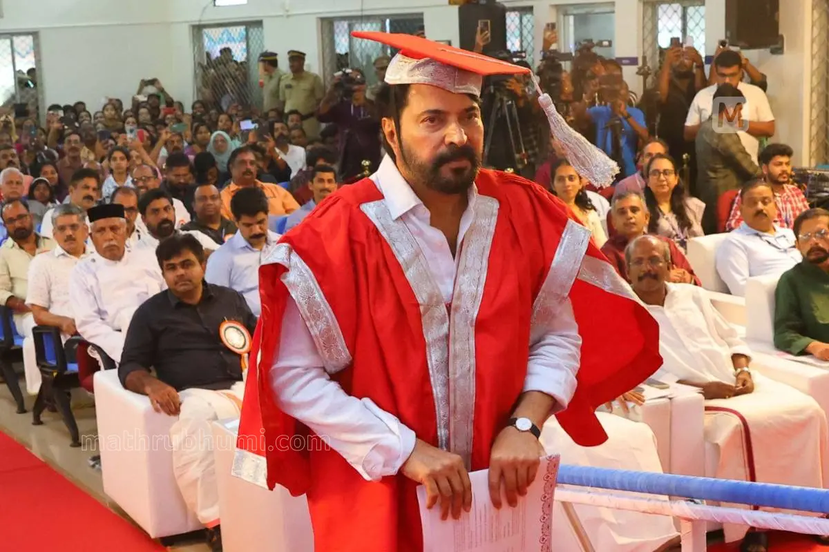 എം.ജി. സർവകലാശാലയുടെ ഓണററി ഡോക്ടറേറ്റ് സമർപ്പണ ചടങ്ങിൽ മമ്മൂട്ടി |ഫോട്ടോ: ജി. ശിവപ്രസാദ് \ മാതൃഭൂമി