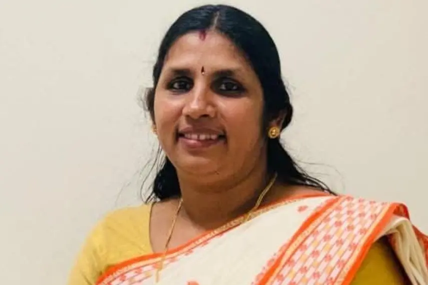 വയനാട് പുത്തുമലയിൽ ഇരുചക്രവാഹന യാത്രക്കാരെ കാട്ടാന ആക്രമിച്ചു, ഒരു സ്ത്രീ കൊല്ലപ്പെട്ടു