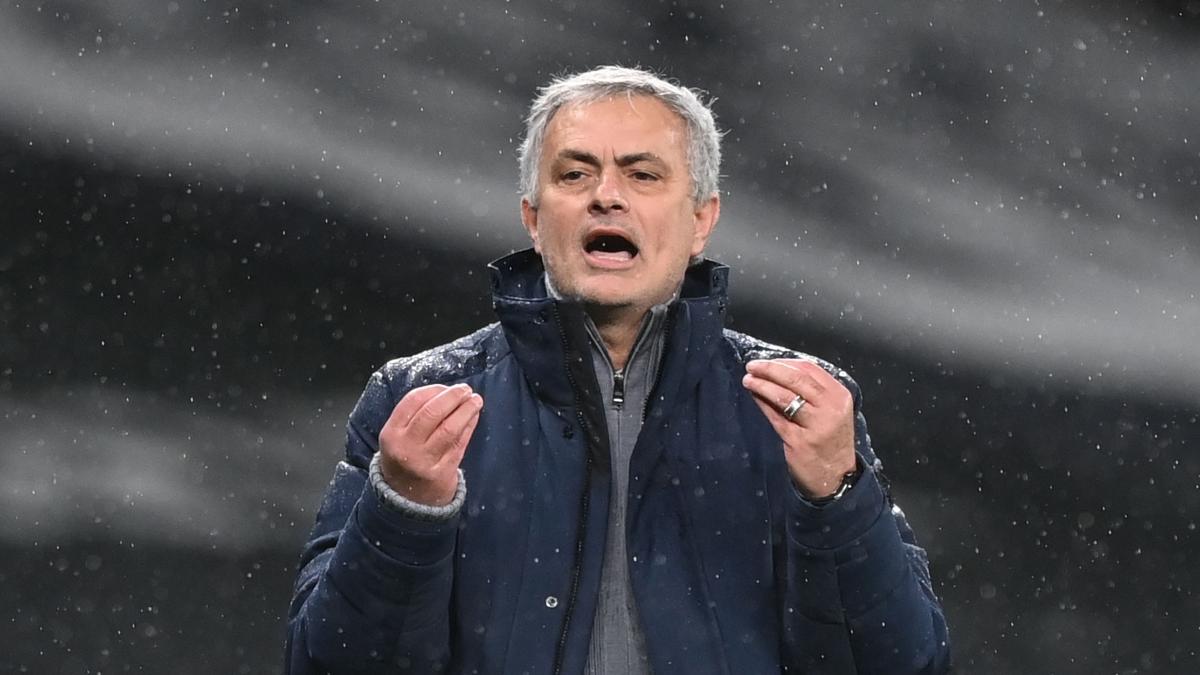 Real Madrid transfer blow: Mourinho’s Benfica release clause Doubles to €15m as deadline passes