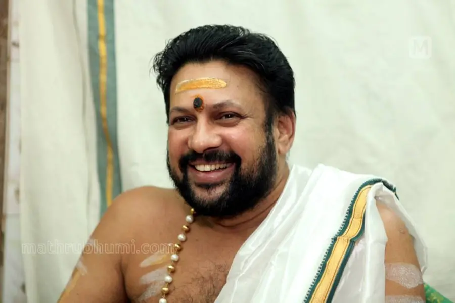 ശബരിമല സ്വർണ്ണക്കൊള്ള: തന്ത്രി കണ്ഠര് രാജീവരുടെ ജാമ്യം റദ്ദാക്കില്ലെന്ന് ഹൈക്കോടതി