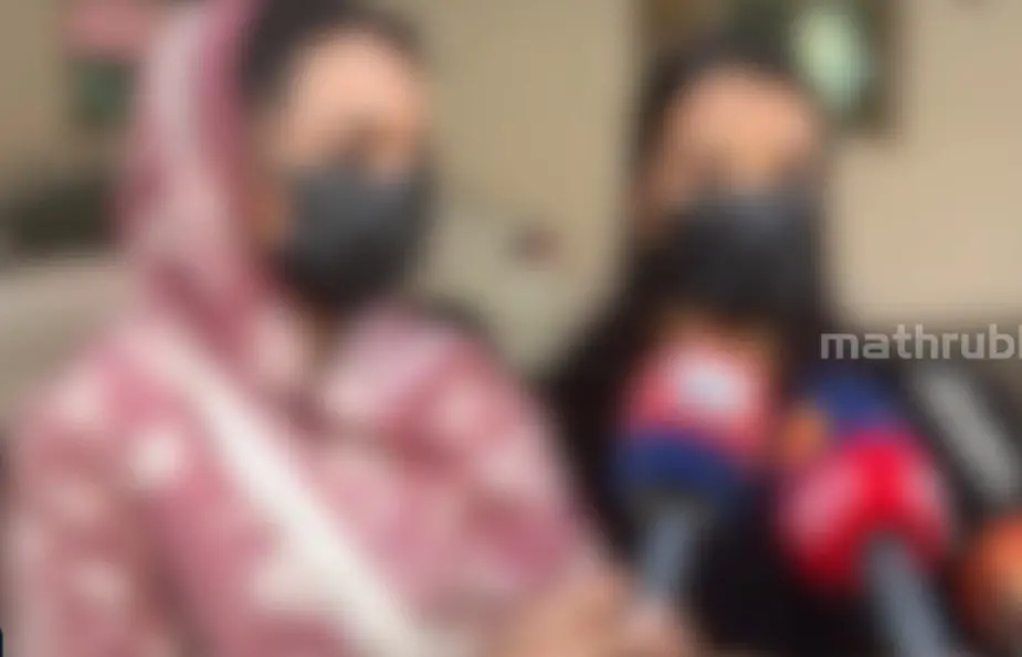 രണ്ടാമത്തെയും അഞ്ചാമത്തെയും പ്രതികൾ മാധ്യമങ്ങളോട് പ്രതികരിച്ചപ്പോൾ | Image courtesy: Mathrubhumi news screengrab