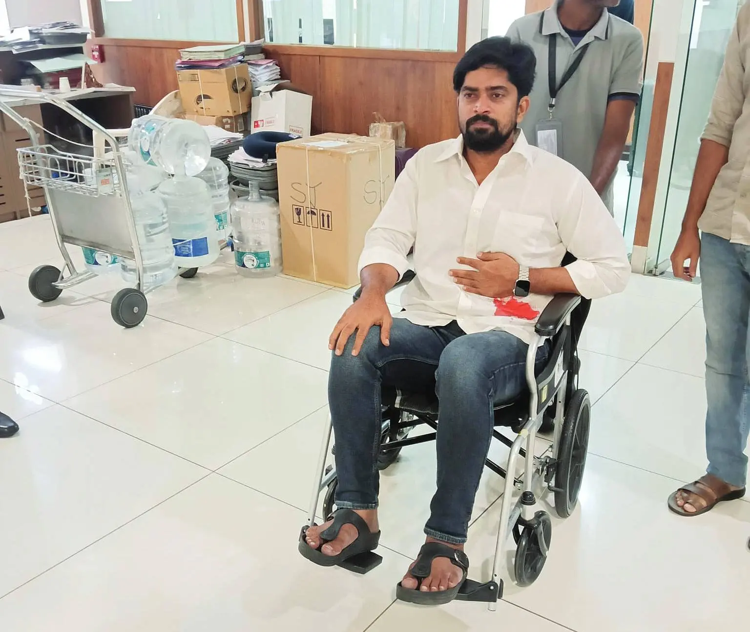 കൊച്ചി വിമാനത്താവളത്തിൽ ആത്മഹത്യയ്ക്ക് ശ്രമിച്ച സത്യനാരായണ റൊക്കല്ല