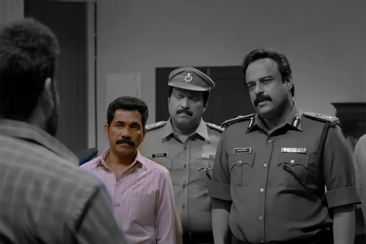മുരളി ഗോപി, കെ.ബി.ഗണേഷ് കുമാർ എന്നിവർക്കൊപ്പം അജിത്ത് കൂത്താട്ടുകുളം | Screengrab
