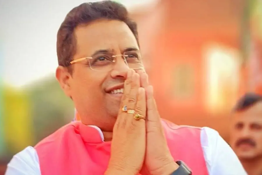 തൃണമൂൽ കോൺഗ്രസ് പിളർപ്പിലേക്ക്? 50 എംഎൽഎമാരും 20 എംപിമാരും കൂടെ വരുമെന്ന് ബിജെപി എംപി