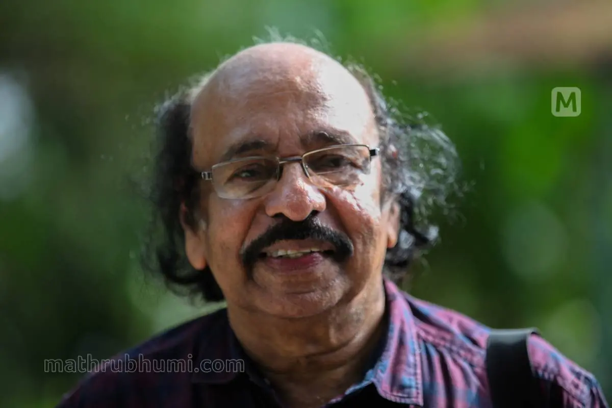 കവി സച്ചിദാനന്ദന് | Photo - Mathrubhumi archives