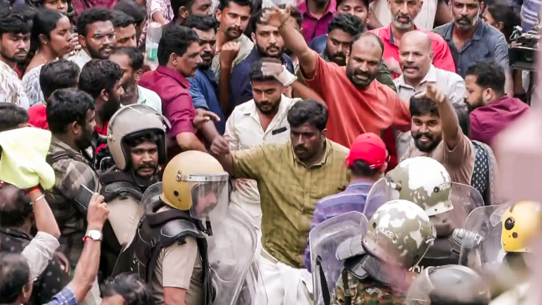 സിപിഎം പ്രവർത്തകരുടെ പ്രതിഷേധം