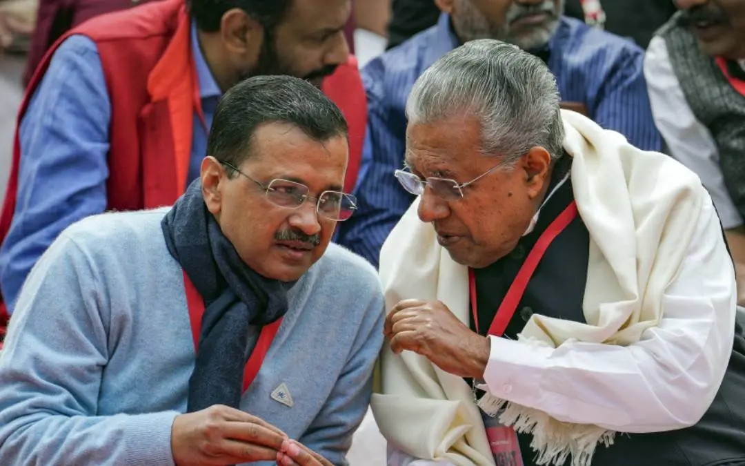 അരവിന്ദ് കെജ്രിവാളും പിണറായി വിജയനും | Photo: PTI