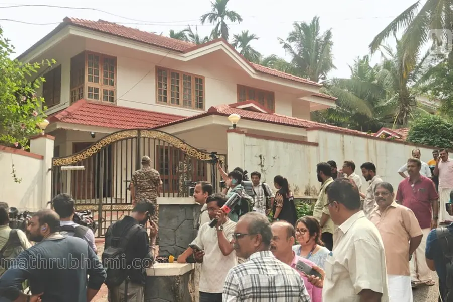 താക്കോൽ നൽകാൻ ആദ്യം വിസമ്മതിച്ചു; ഗൗരവം ബോധ്യപ്പെട്ടപ്പോൾ പിന്മാറി