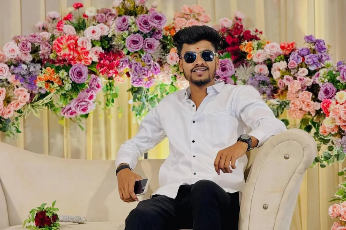 നടൻ മഹേഷ് പവാർ | ഫോട്ടോ: www.instagram.com/mahesh_pawar_2427/