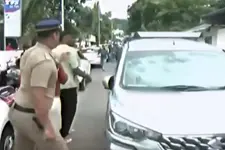ED ഉദ്യോഗസ്ഥരെ ആക്രമിച്ച സംഭവം: പ്രതികളെ തിരഞ്ഞ് പോലീസ്, മുൻ കൗൺസിലർമാരുടെ വീടുകളിൽ പരിശോധന