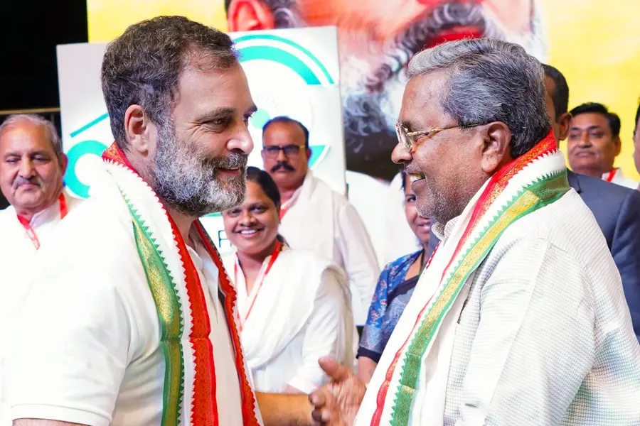 മോശം കാലാവസ്ഥ, സിദ്ധരാമയ്യയുടെ വിമാനം വഴിതിരിച്ചുവിട്ടു; രാഹുലുമായുള്ള കൂടിക്കാഴ്ച നാളേക്ക് മാറ്റി