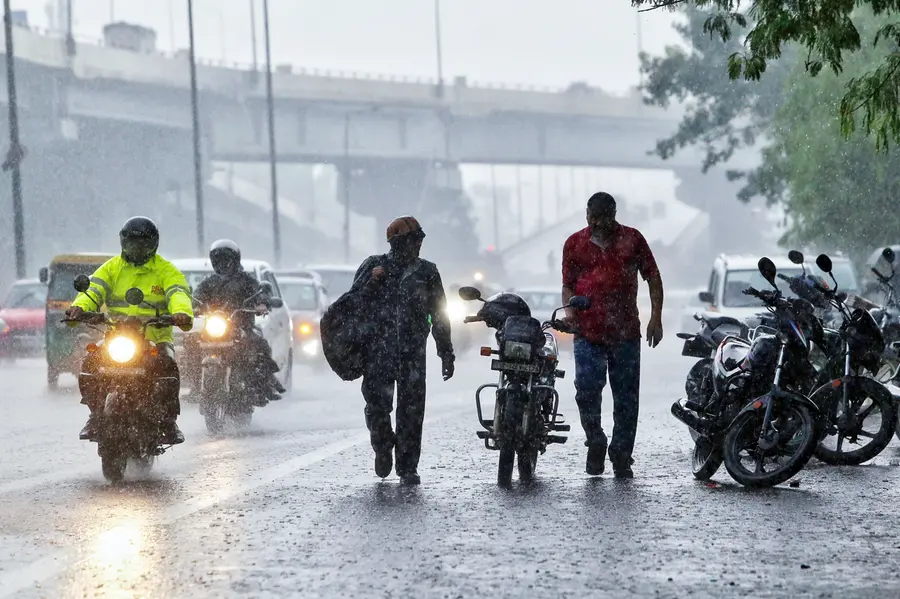 Delhi weather alert: Orange warning issued for thunderstorms, strong winds and hail likely