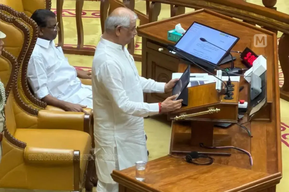 Governor Arlekar delivering the first policy speech of the newly elected UDF govt | Mathrubhumi
