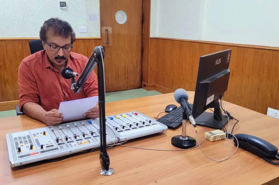അനിൽ ചന്ദ്രൻ വിരമിച്ചു; ആകാശവാണിയിലെ അവസാനത്തെ സ്ഥിരം ന്യൂസ് റീഡറും പടിയിറങ്ങുന്നു