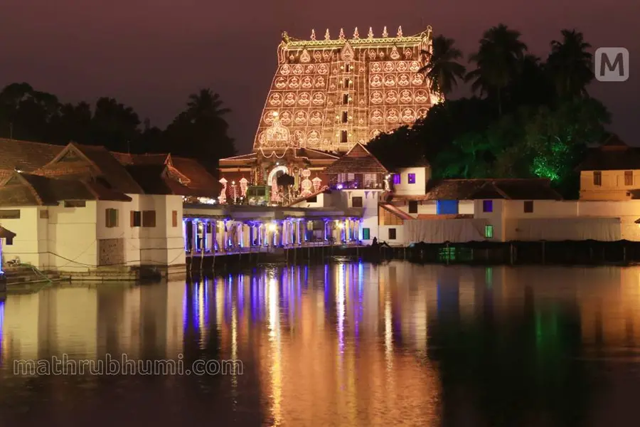 ആഭരണങ്ങൾ കാണാനില്ലെന്ന റിപ്പോർട്ട്: പോലീസിനെതിരേ മുഖ്യമന്ത്രിയെ സമീപിക്കാൻ പദ്മനാഭസ്വാമി ക്ഷേത്രം