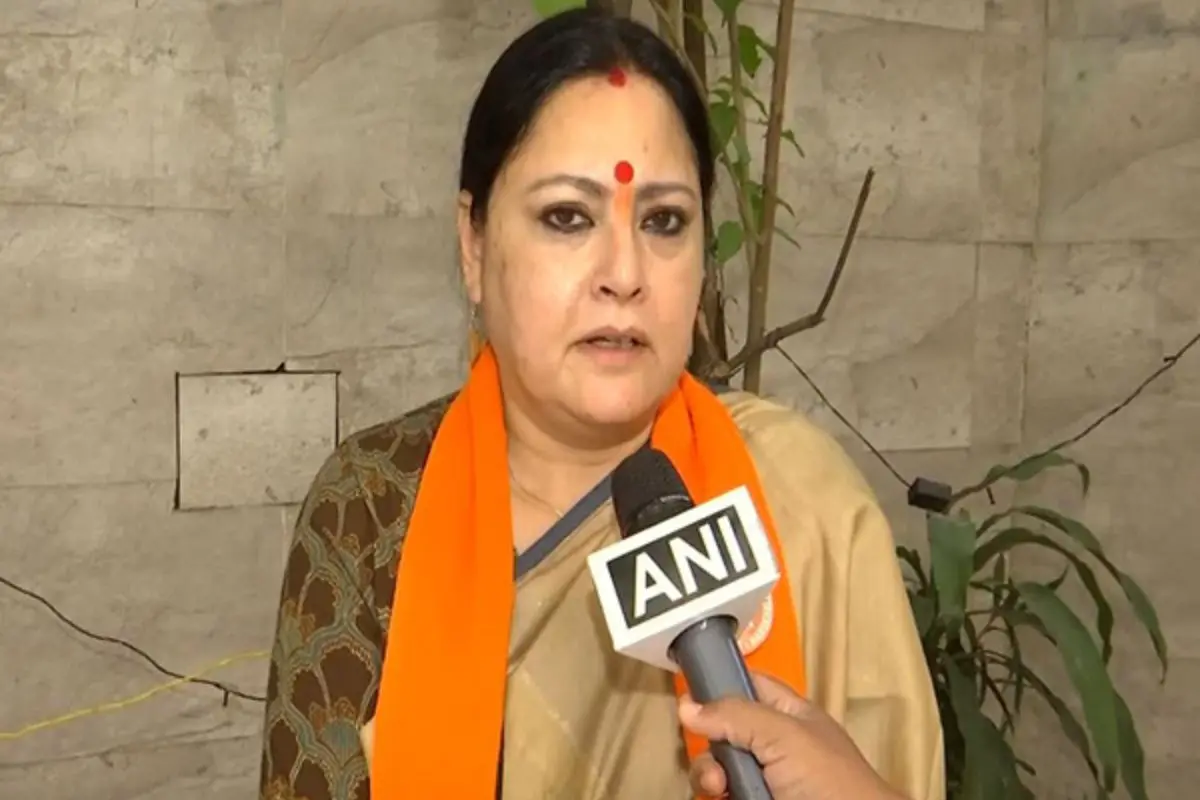 BJP leader and West Bengal Women and Child Welfare Minister Agnimitra Paul speaks to the media, clarifying that filling the Annapurna Yojana application form alone will not guarantee beneficiaries the promised ₹3,000 monthly assistance.