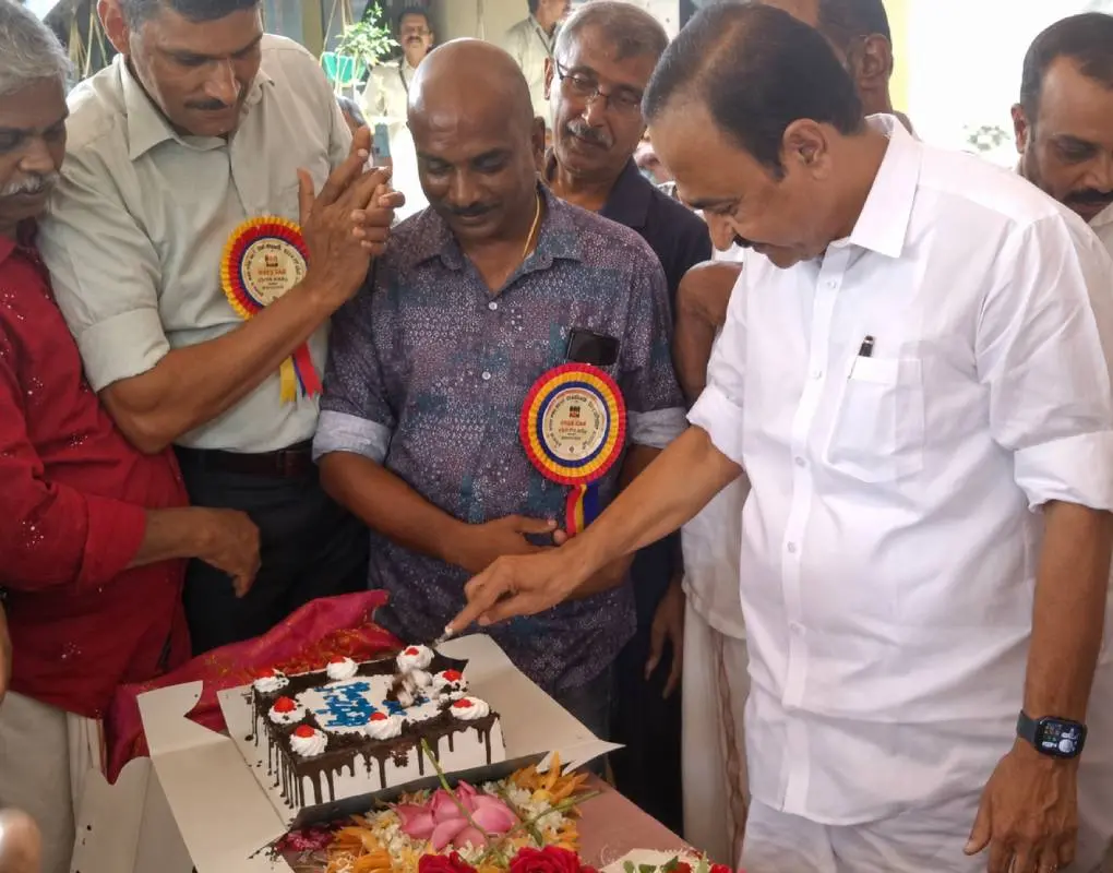 Chief Minister cuts birthday cake at Paravur Government Higher Secondary School